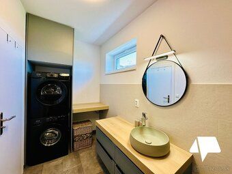 We offer you for rent a 3 room apartment duplex with
