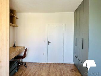 We offer you for rent a 3 room apartment duplex with