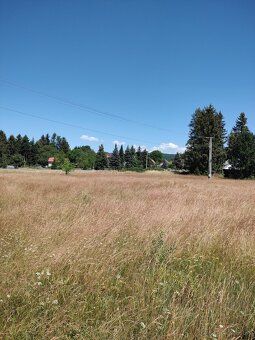 I am offering for sale a plot measuring 861 m2. The plot is