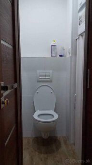 I offer for rent a beautiful bright 3 room apartment at