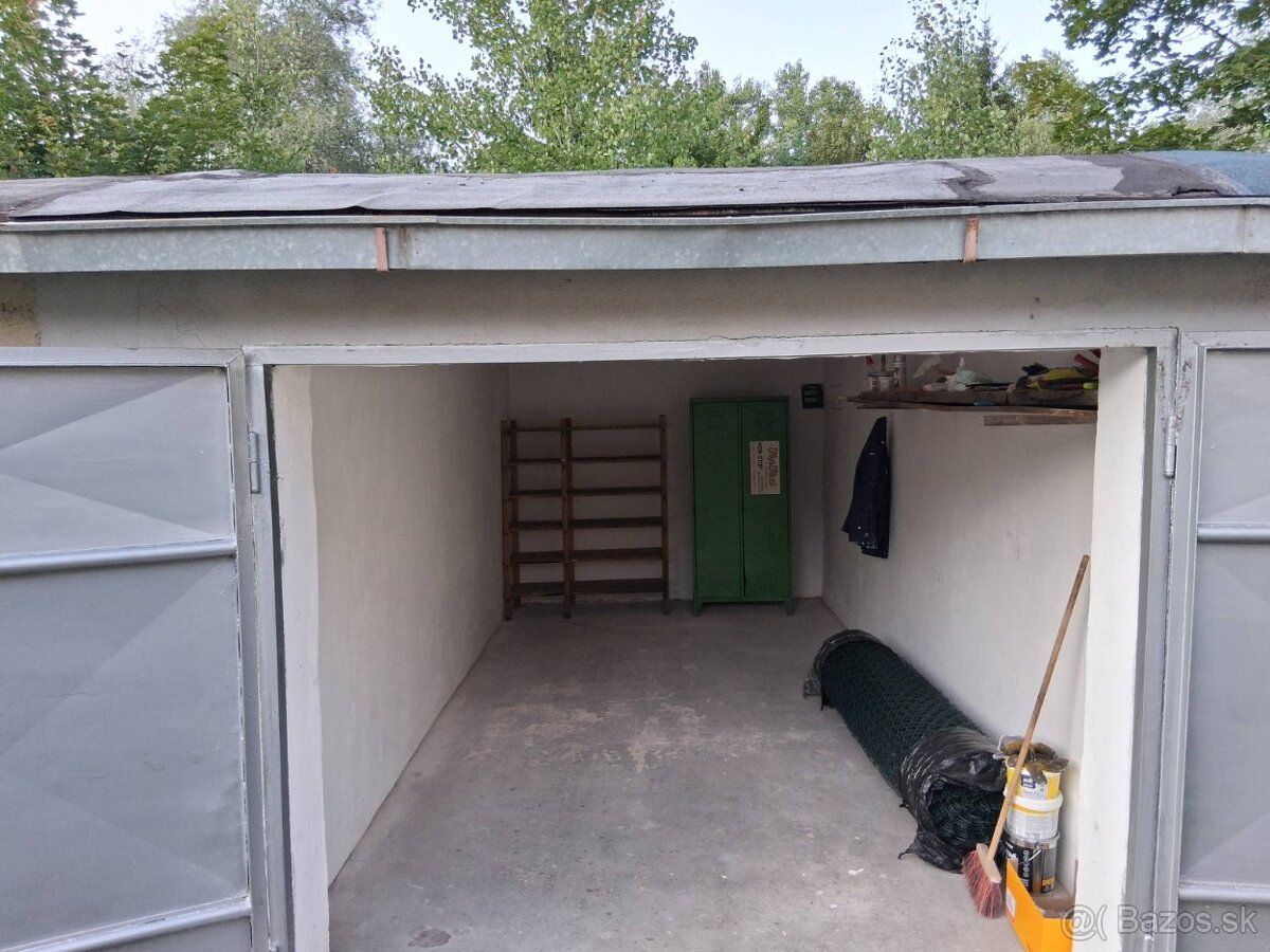 I am renting out, respectively selling a garage at Čiernych