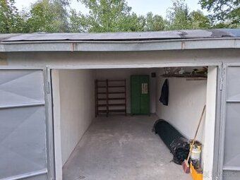 I am renting out, respectively selling a garage at Čiernych