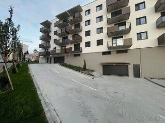 I am renting out, respectively selling a garage at Čiernych
