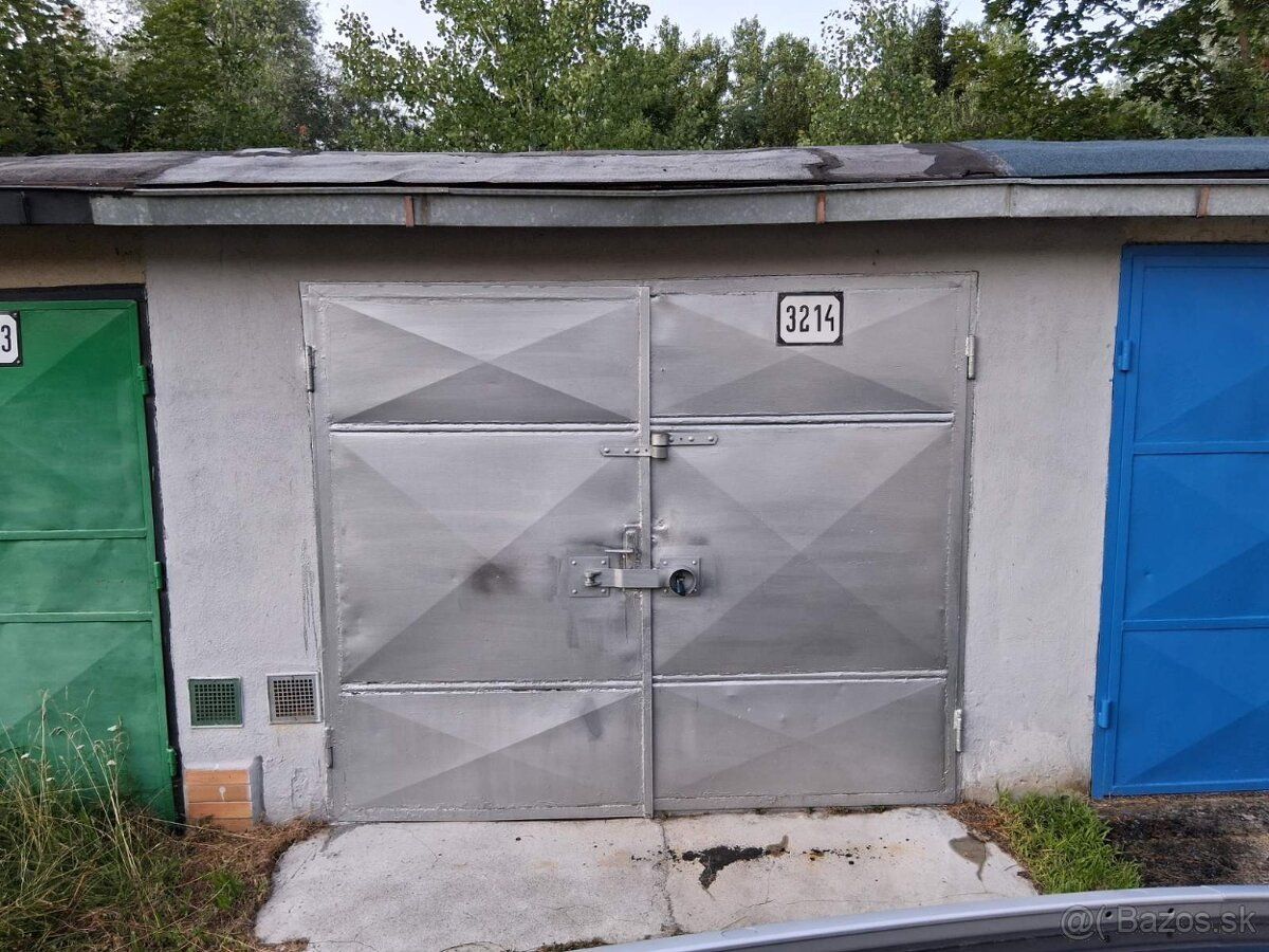 I am renting out, respectively selling a garage at Čiernych
