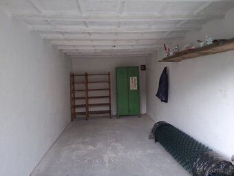 I am renting out, respectively selling a garage at Čiernych