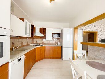 We offer for rent a stylish 3-room apartment in Zilina at