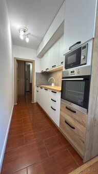 I offer for rent a completely renovated and equipped 2-room