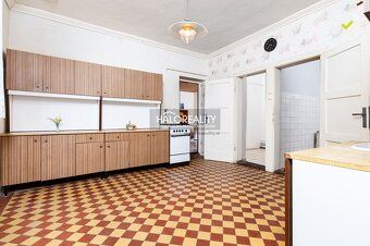 Real Estate Agency HALO Reality and Mgr. Stefan Szikela