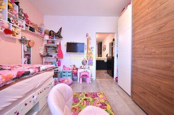 EXCLUSIVE ARCHEUS real estates offers FOR SALE a 2-ROOM