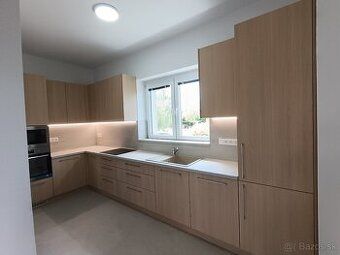 Juraj Kolárik V2 Real Estate jako