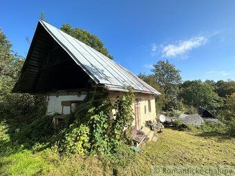 На продаж хата в гірській місцевості Крокова. Хата має одну