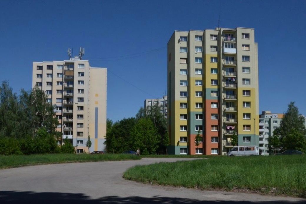 Ponúkam na predaj priestranný a svetlý 3-izbový byt vo vyhľa