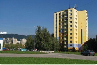 Ponúkam na predaj priestranný a svetlý 3-izbový byt vo vyhľa