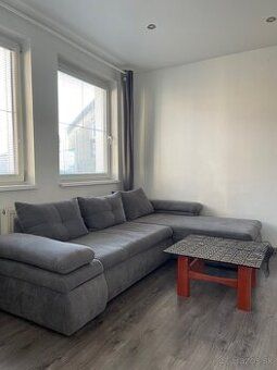 Oferuję do wynajęcia2 1pokojowe mieszkania50m2, w rodzinnym