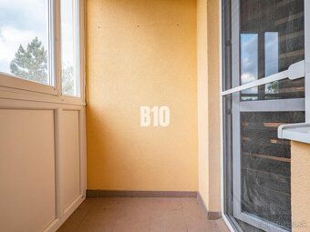 Agencja B10 oferuje na sprzedaż stylowy 3-pokojowe